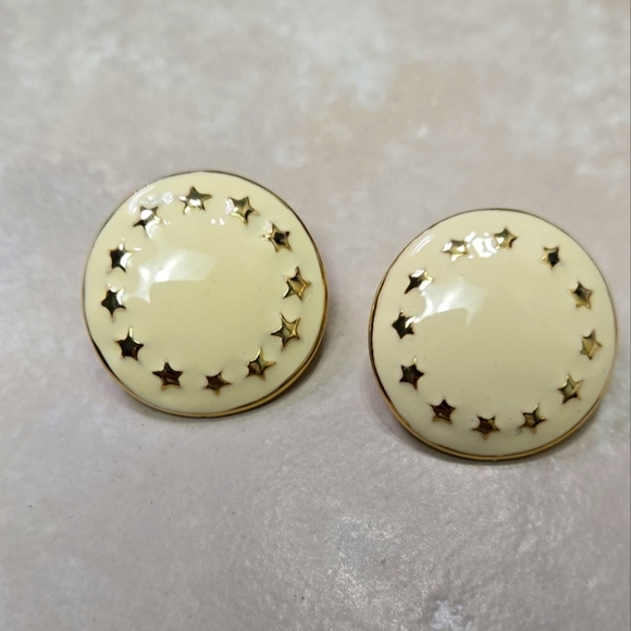 Vintage Cream Gold Stars Round Enamel Earrings - Picture 6 of 16